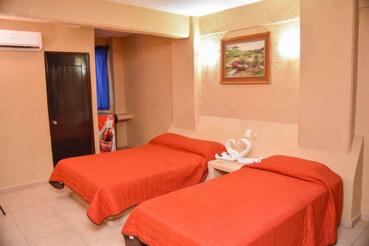 Hotel Gaby Inn Сіуатанехо Екстер'єр фото